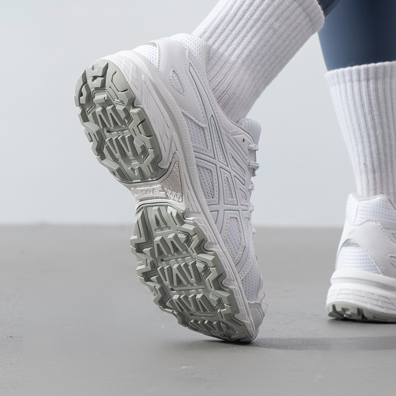 Женские кроссовки Asics Jog 10 – обзор и цена Running Gear Asics